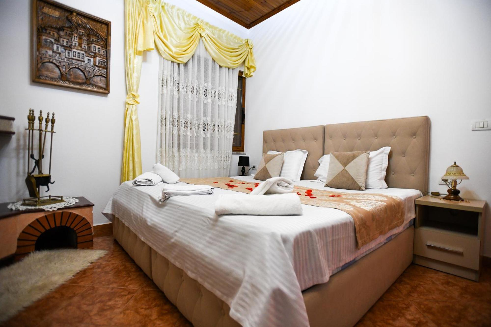 Rezidenca Aurel Center Villa Berat Exterior photo