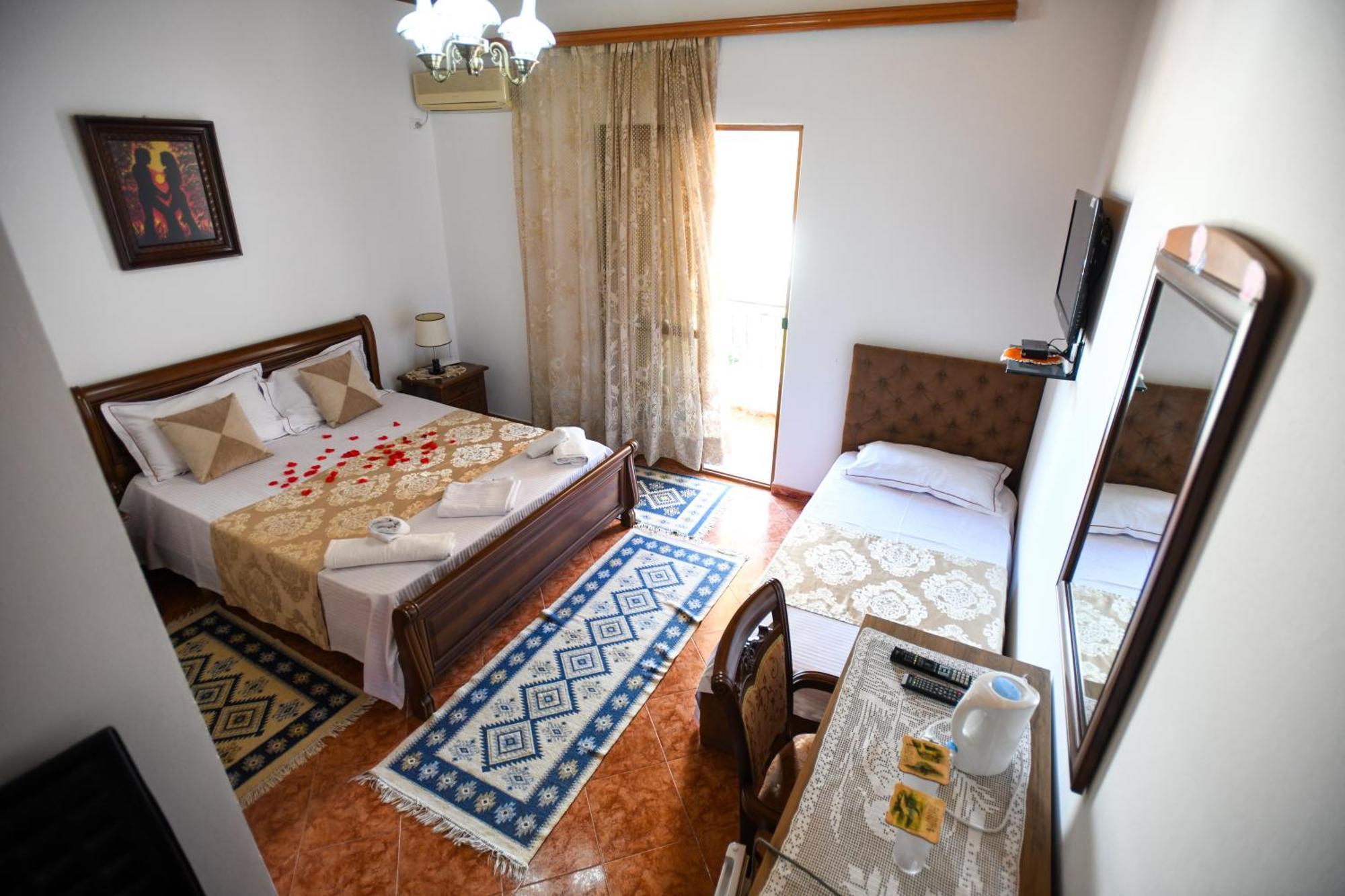 Rezidenca Aurel Center Villa Berat Exterior photo