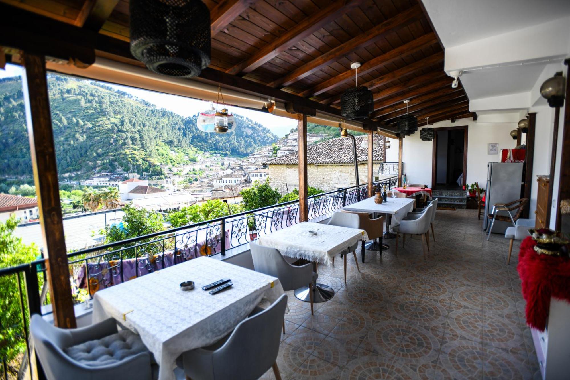 Rezidenca Aurel Center Villa Berat Exterior photo